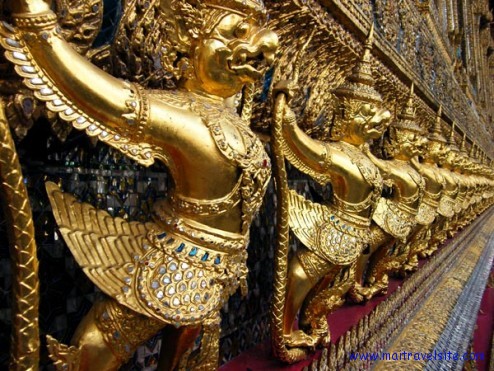 bangkok royal palace symmetry maitravelsite