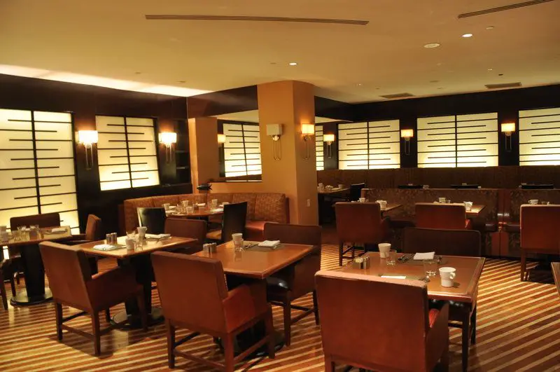 family hotel near newark airport