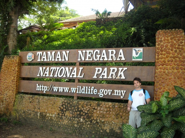 phpigthv8am taman negara main entrance