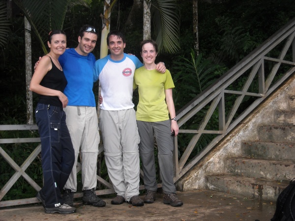 phptgzf9fam taman negara trekking