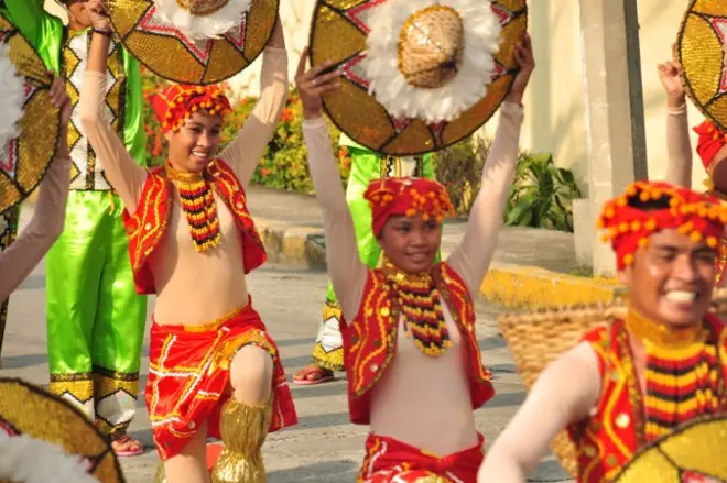 manila parade, filippino dancing