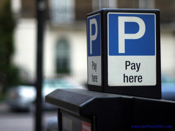 airport parking paying machine