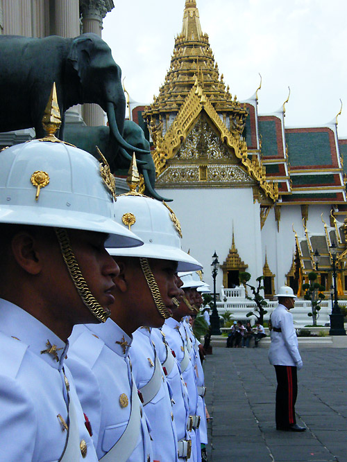 soldiers bangkok understanding depth of field