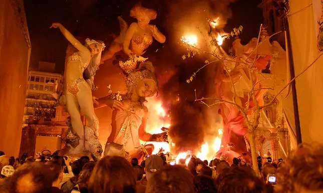 fallas-joe-calhoun falla burning