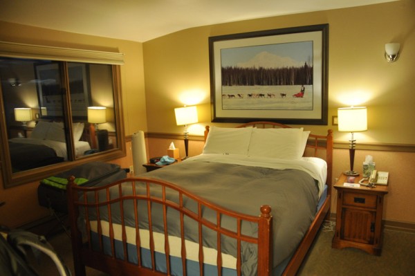 copper-whale-inn-anchorage-2