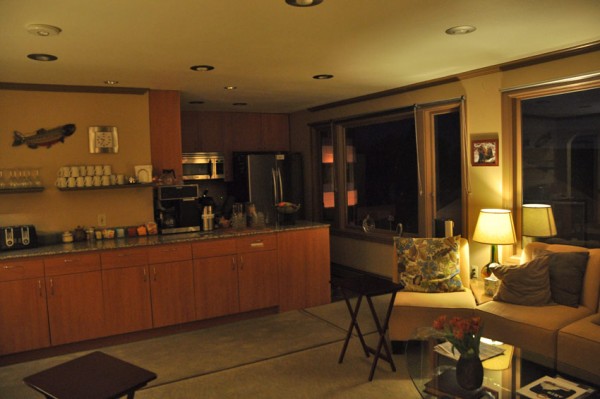 copper-whale-inn-anchorage-4
