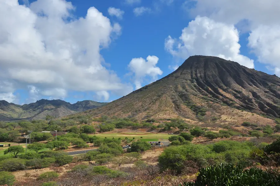 diamond-head-hike diamond head