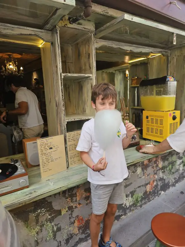 20240821_154330 street food ankara kids